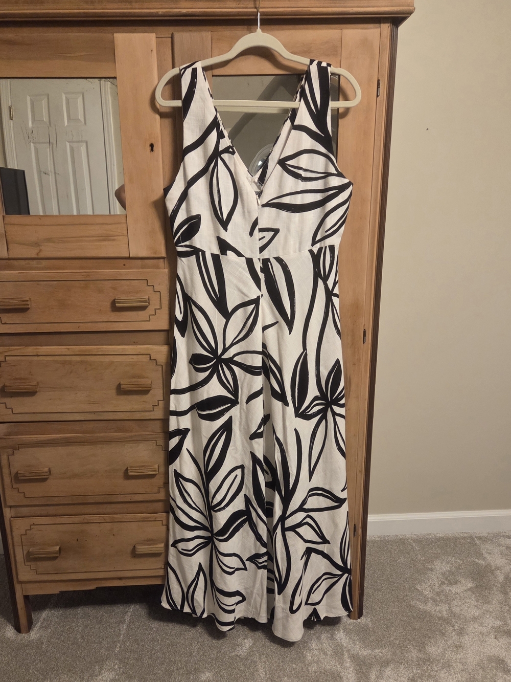 Paper Heart Black & White Linen Blend Maxi Dress - Picture 2 of 4